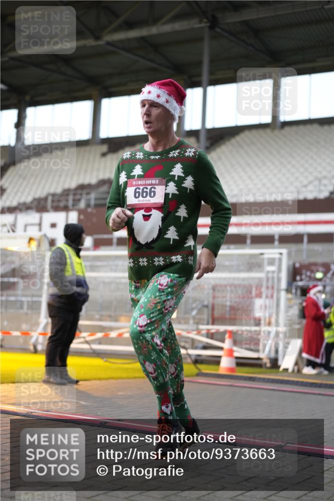 07.12.2025 - St. Pauli X-Mass-Run No. 15 Patografie http://msf.ph/oto/9373663 07.12.2025 12:05:10 Ziel 666, 860, 1304, 1444, 1445, 1446, 1781, 2227, 3268, 3273, 3279, 3372, 4748 meine-sportfotos.de