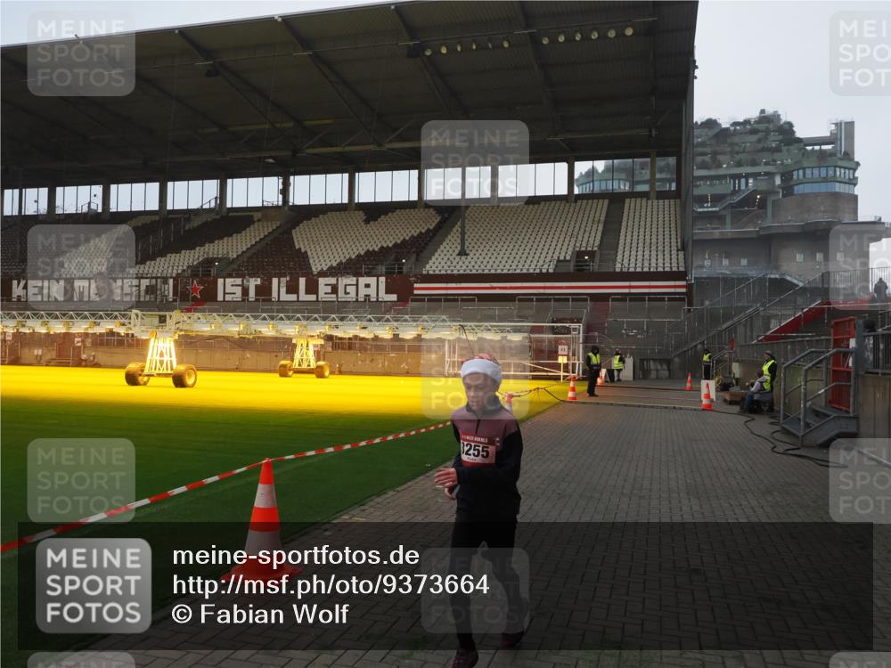 07.12.2025 - St. Pauli X-Mass-Run No. 15 Fabian Wolf http://msf.ph/oto/9373664 07.12.2025 09:56:31 Ziel 3255 meine-sportfotos.de