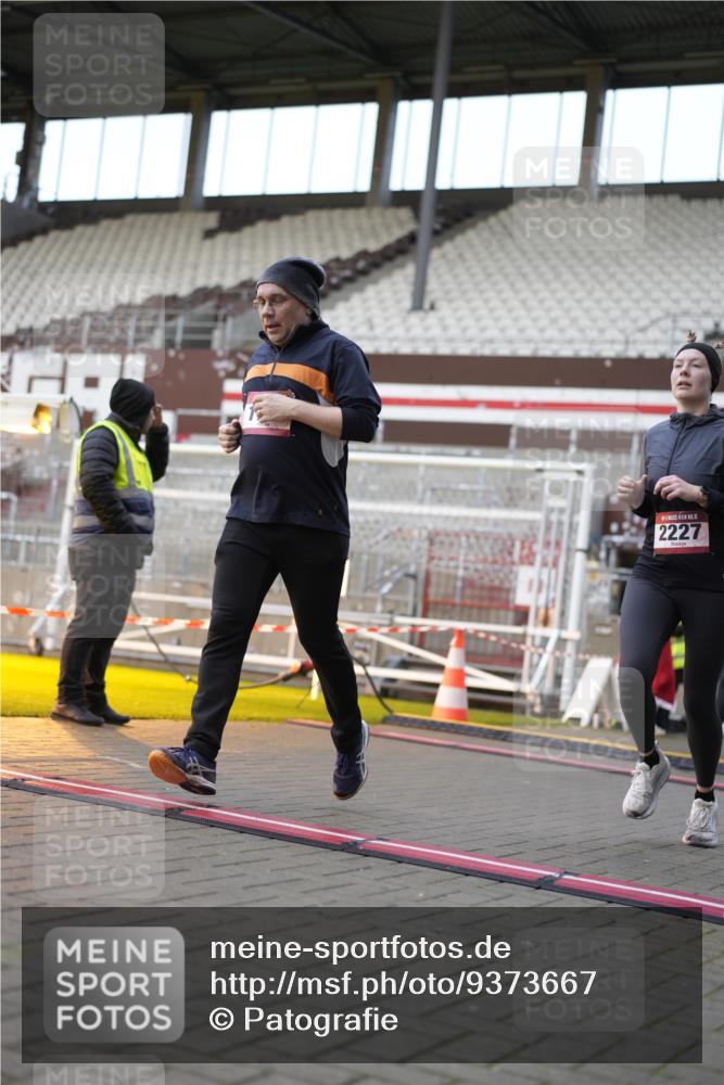 07.12.2025 - St. Pauli X-Mass-Run No. 15 Patografie http://msf.ph/oto/9373667 07.12.2025 12:05:15 Ziel 666, 860, 1244, 1303, 1304, 1444, 1445, 1446, 1781, 2227, 3268, 3273, 3279, 3372, 4719, 4748 meine-sportfotos.de