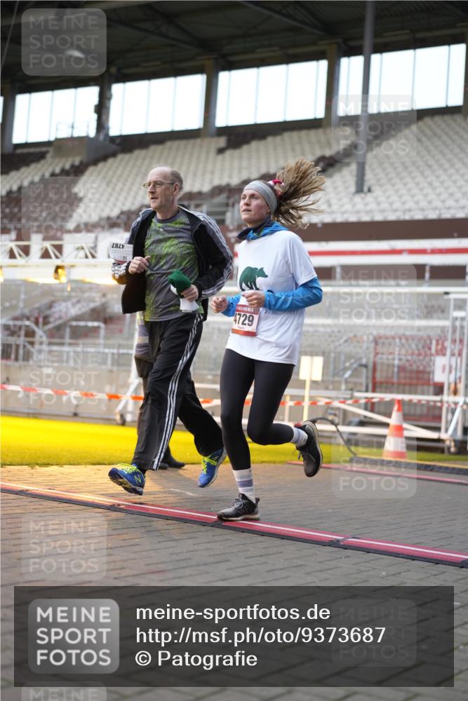 07.12.2025 - St. Pauli X-Mass-Run No. 15 Patografie http://msf.ph/oto/9373687 07.12.2025 12:05:25 Ziel 1244, 1303, 1781, 2227, 4719, 4729, 4787, 4788, 4789 meine-sportfotos.de