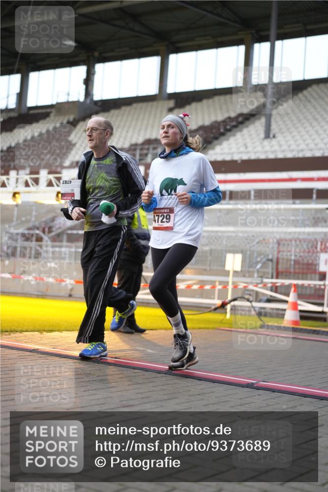 07.12.2025 - St. Pauli X-Mass-Run No. 15 Patografie http://msf.ph/oto/9373689 07.12.2025 12:05:25 Ziel 1244, 1303, 1781, 2227, 4719, 4729, 4787, 4788, 4789 meine-sportfotos.de