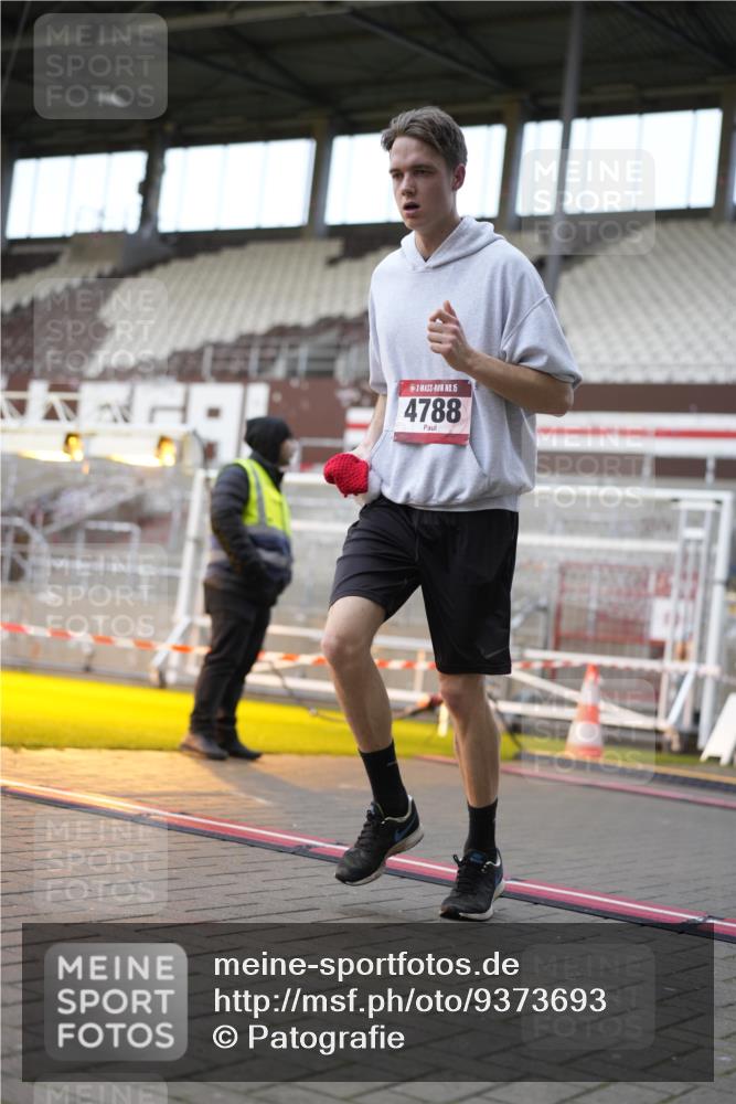 07.12.2025 - St. Pauli X-Mass-Run No. 15 Patografie http://msf.ph/oto/9373693 07.12.2025 12:05:26 Ziel 1244, 1303, 1781, 2227, 4719, 4729, 4787, 4788, 4789 meine-sportfotos.de