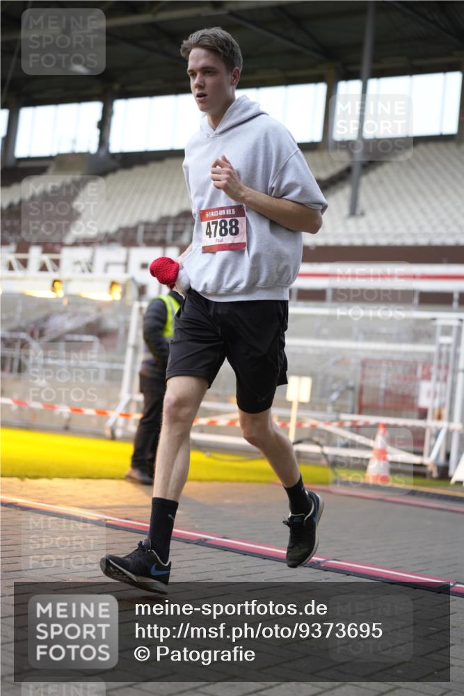 07.12.2025 - St. Pauli X-Mass-Run No. 15 Patografie http://msf.ph/oto/9373695 07.12.2025 12:05:27 Ziel 1244, 1303, 1781, 2227, 4719, 4729, 4787, 4788, 4789 meine-sportfotos.de