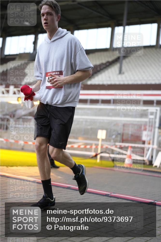 07.12.2025 - St. Pauli X-Mass-Run No. 15 Patografie http://msf.ph/oto/9373697 07.12.2025 12:05:27 Ziel 1244, 1303, 1781, 2227, 4719, 4729, 4787, 4788, 4789 meine-sportfotos.de