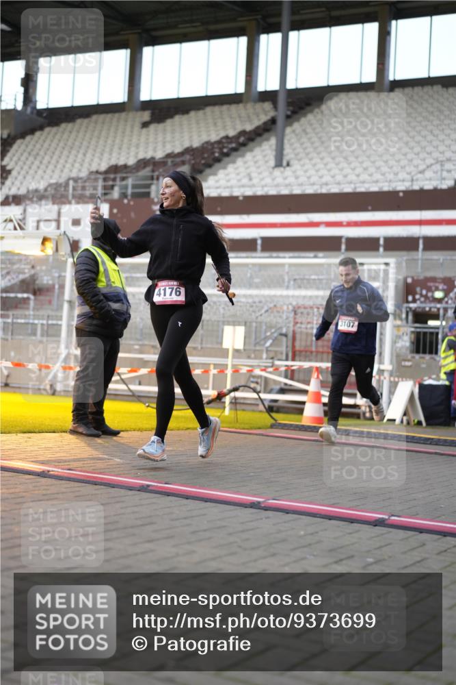 07.12.2025 - St. Pauli X-Mass-Run No. 15 Patografie http://msf.ph/oto/9373699 07.12.2025 12:05:45 Ziel 5, 6, 3106, 3107, 3137, 4176, 4307, 4326, 4327, 4357 meine-sportfotos.de