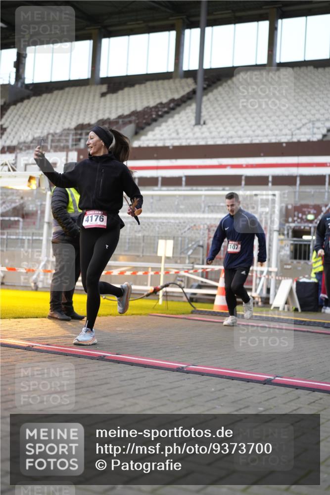 07.12.2025 - St. Pauli X-Mass-Run No. 15 Patografie http://msf.ph/oto/9373700 07.12.2025 12:05:45 Ziel 5, 6, 3106, 3107, 3137, 4176, 4307, 4326, 4327, 4357 meine-sportfotos.de