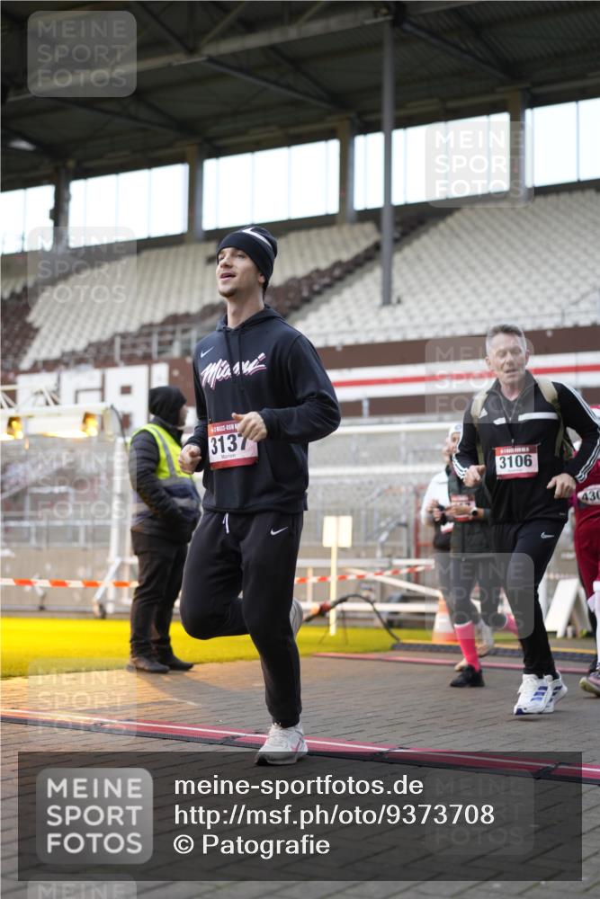 07.12.2025 - St. Pauli X-Mass-Run No. 15 Patografie http://msf.ph/oto/9373708 07.12.2025 12:05:47 Ziel 5, 6, 760, 768, 3106, 3107, 3137, 4176, 4307, 4326, 4327, 4357 meine-sportfotos.de