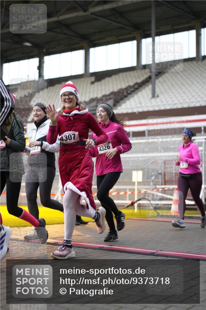 07.12.2025 - St. Pauli X-Mass-Run No. 15 Patografie http://msf.ph/oto/9373718 07.12.2025 12:05:48 Ziel 5, 6, 760, 768, 3106, 3107, 3137, 4176, 4307, 4326, 4327, 4357 meine-sportfotos.de