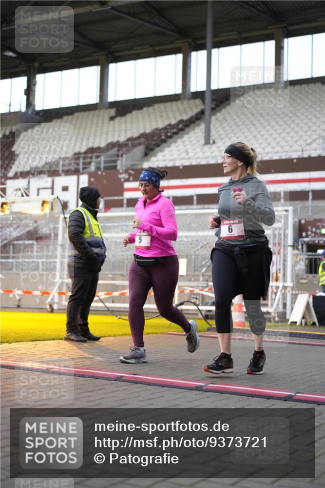 07.12.2025 - St. Pauli X-Mass-Run No. 15 Patografie http://msf.ph/oto/9373721 07.12.2025 12:05:49 Ziel 5, 6, 760, 768, 3106, 3107, 3137, 4019, 4020, 4176, 4307, 4326, 4327, 4357 meine-sportfotos.de