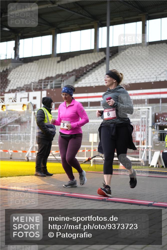 07.12.2025 - St. Pauli X-Mass-Run No. 15 Patografie http://msf.ph/oto/9373723 07.12.2025 12:05:49 Ziel 5, 6, 760, 768, 3106, 3107, 3137, 4019, 4020, 4176, 4307, 4326, 4327, 4357 meine-sportfotos.de