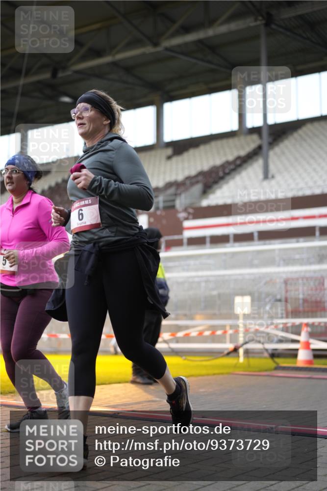 07.12.2025 - St. Pauli X-Mass-Run No. 15 Patografie http://msf.ph/oto/9373729 07.12.2025 12:05:50 Ziel 5, 6, 760, 768, 3106, 3107, 3137, 4019, 4020, 4176, 4307, 4326, 4327, 4357 meine-sportfotos.de