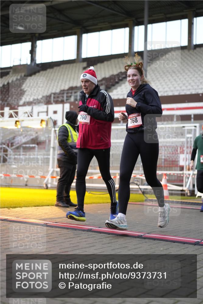 07.12.2025 - St. Pauli X-Mass-Run No. 15 Patografie http://msf.ph/oto/9373731 07.12.2025 12:05:53 Ziel 5, 6, 760, 768, 1038, 3106, 3107, 3137, 4019, 4020, 4176, 4307, 4326, 4327, 4357, 4405, 4413 meine-sportfotos.de