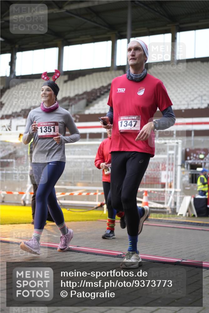 07.12.2025 - St. Pauli X-Mass-Run No. 15 Patografie http://msf.ph/oto/9373773 07.12.2025 12:06:19 Ziel 173, 189, 1347, 1351, 1353, 1956, 1957, 2018, 2415, 4217, 4219 meine-sportfotos.de