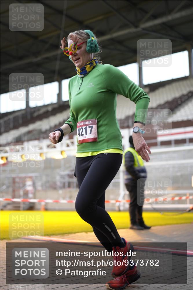 07.12.2025 - St. Pauli X-Mass-Run No. 15 Patografie http://msf.ph/oto/9373782 07.12.2025 12:06:25 Ziel 173, 189, 1347, 1351, 1353, 1956, 1957, 2018, 2415, 4217, 4219, 4222, 4783, 4784 meine-sportfotos.de