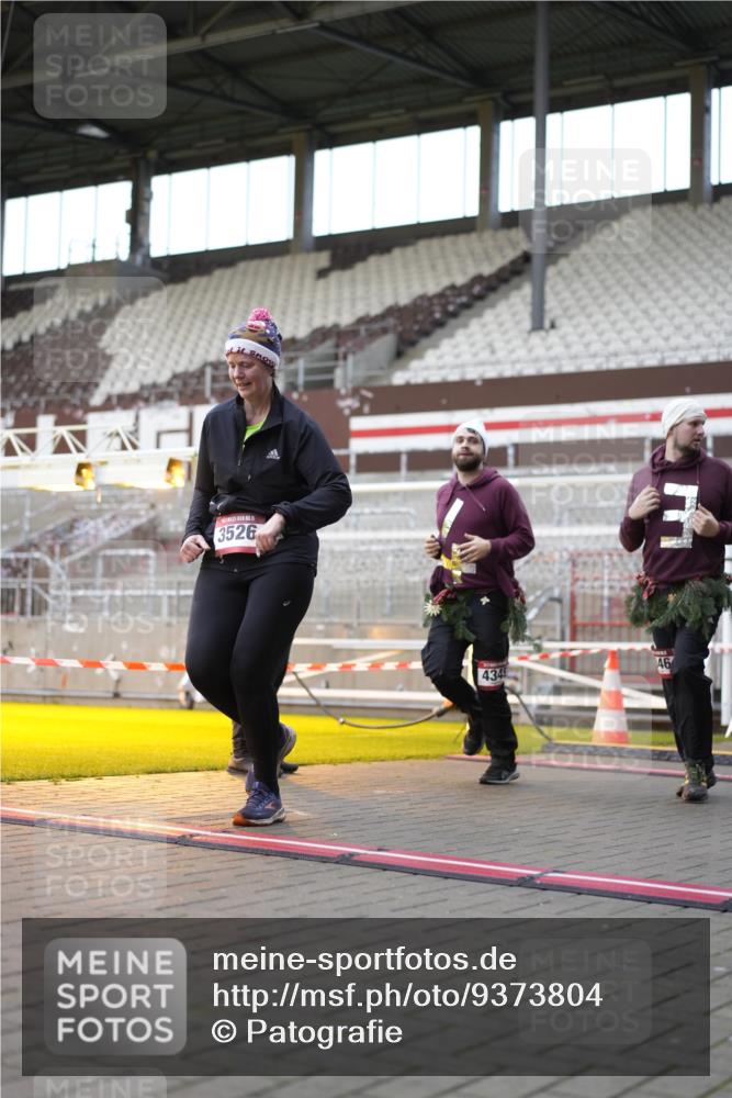 07.12.2025 - St. Pauli X-Mass-Run No. 15 Patografie http://msf.ph/oto/9373804 07.12.2025 12:06:39 Ziel 339, 345, 1844, 1846, 3689, 3692, 4217, 4222, 4342, 4345, 4346, 4403, 4404, 4416, 4783, 4784 meine-sportfotos.de