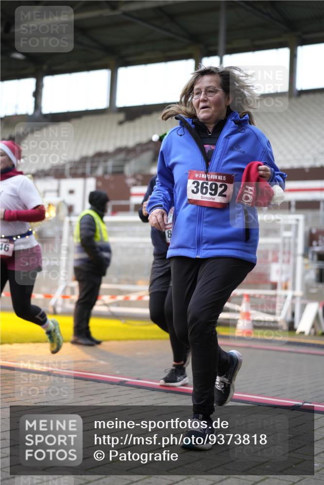 07.12.2025 - St. Pauli X-Mass-Run No. 15 Patografie http://msf.ph/oto/9373818 07.12.2025 12:06:43 Ziel 276, 339, 345, 1844, 1846, 3689, 3692, 4143, 4342, 4345, 4346, 4403, 4404, 4416, 4783, 4784 meine-sportfotos.de
