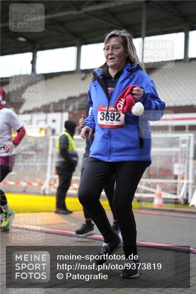 07.12.2025 - St. Pauli X-Mass-Run No. 15 Patografie http://msf.ph/oto/9373819 07.12.2025 12:06:43 Ziel 276, 339, 345, 1844, 1846, 3689, 3692, 4143, 4342, 4345, 4346, 4403, 4404, 4416, 4783, 4784 meine-sportfotos.de
