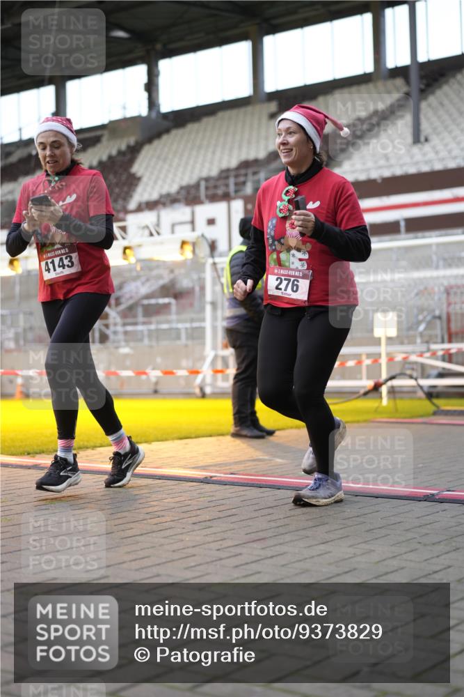 07.12.2025 - St. Pauli X-Mass-Run No. 15 Patografie http://msf.ph/oto/9373829 07.12.2025 12:06:47 Ziel 276, 339, 345, 1844, 1846, 3689, 3692, 4033, 4143, 4342, 4345, 4346, 4390, 4403, 4404, 4416, 4725 meine-sportfotos.de