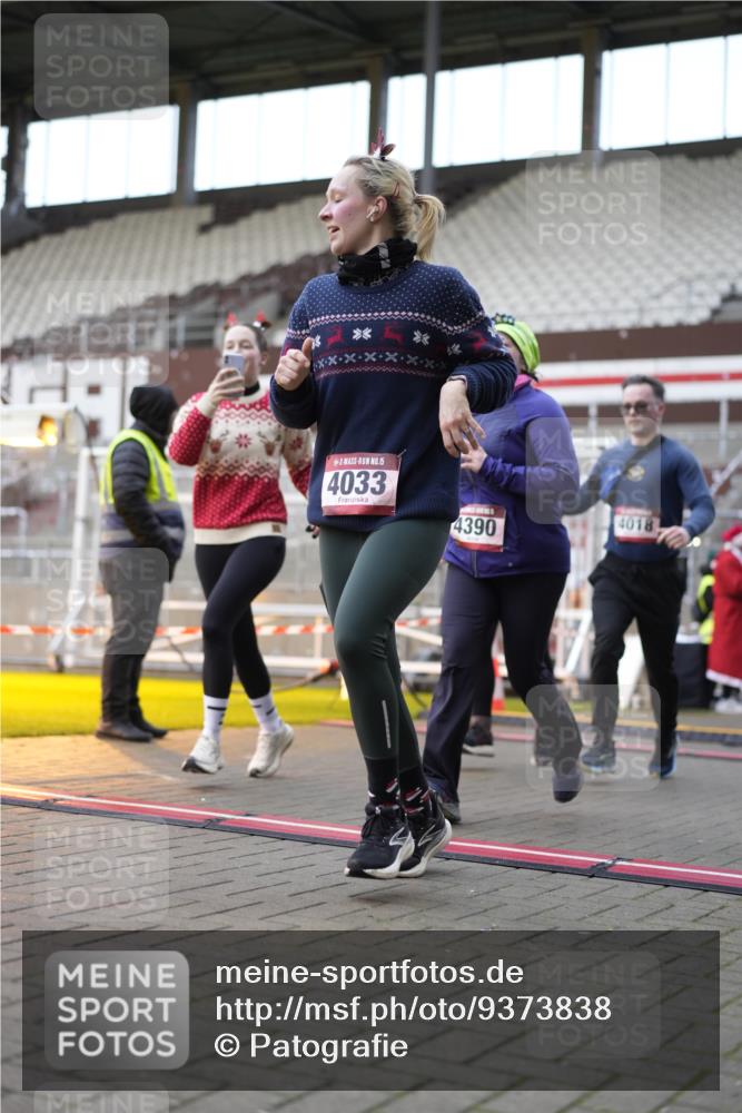 07.12.2025 - St. Pauli X-Mass-Run No. 15 Patografie http://msf.ph/oto/9373838 07.12.2025 12:06:52 Ziel 276, 339, 345, 1580, 1583, 1844, 1846, 3689, 3692, 4017, 4018, 4033, 4143, 4314, 4328, 4342, 4345, 4346, 4360, 4361, 4390, 4416, 4725 meine-sportfotos.de