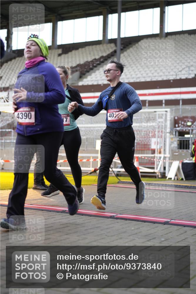 07.12.2025 - St. Pauli X-Mass-Run No. 15 Patografie http://msf.ph/oto/9373840 07.12.2025 12:06:53 Ziel 276, 1580, 1583, 1844, 1846, 3689, 3692, 4017, 4018, 4033, 4143, 4314, 4328, 4342, 4345, 4346, 4360, 4361, 4390, 4416, 4725 meine-sportfotos.de