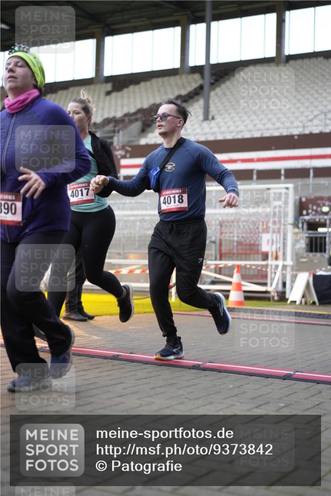 07.12.2025 - St. Pauli X-Mass-Run No. 15 Patografie http://msf.ph/oto/9373842 07.12.2025 12:06:53 Ziel 276, 1580, 1583, 1844, 1846, 3689, 3692, 4017, 4018, 4033, 4143, 4314, 4328, 4342, 4345, 4346, 4360, 4361, 4390, 4416, 4725 meine-sportfotos.de
