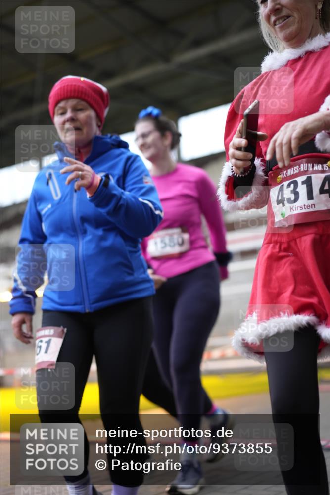 07.12.2025 - St. Pauli X-Mass-Run No. 15 Patografie http://msf.ph/oto/9373855 07.12.2025 12:06:58 Ziel 276, 1580, 1583, 1844, 1846, 3456, 3689, 4017, 4018, 4033, 4143, 4314, 4328, 4360, 4361, 4390, 4725 meine-sportfotos.de