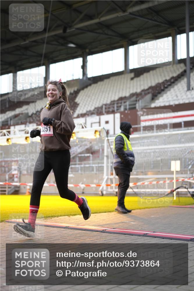 07.12.2025 - St. Pauli X-Mass-Run No. 15 Patografie http://msf.ph/oto/9373864 07.12.2025 12:07:06 Ziel 1580, 1583, 1958, 3251, 3262, 3456, 4017, 4018, 4033, 4238, 4314, 4328, 4360, 4361, 4390, 4725 meine-sportfotos.de