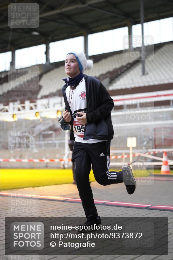 07.12.2025 - St. Pauli X-Mass-Run No. 15 Patografie http://msf.ph/oto/9373872 07.12.2025 12:07:10 Ziel 1580, 1583, 1958, 3251, 3262, 3456, 4238, 4314, 4328, 4360, 4361 meine-sportfotos.de