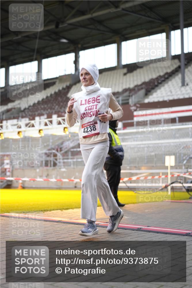 07.12.2025 - St. Pauli X-Mass-Run No. 15 Patografie http://msf.ph/oto/9373875 07.12.2025 12:07:12 Ziel 1580, 1583, 1958, 3251, 3262, 3456, 3818, 4238 meine-sportfotos.de