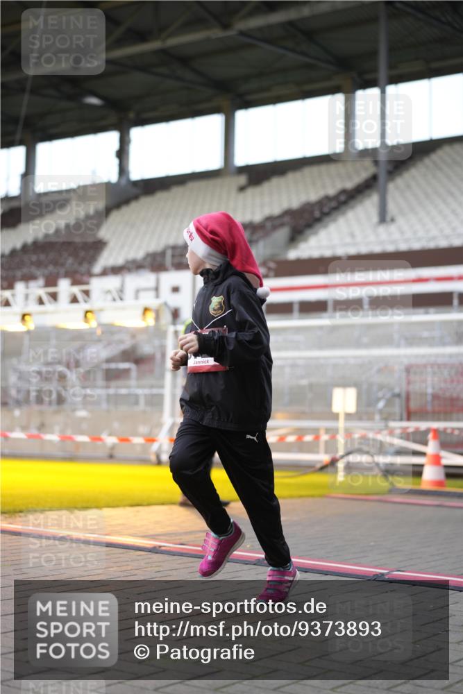 07.12.2025 - St. Pauli X-Mass-Run No. 15 Patografie http://msf.ph/oto/9373893 07.12.2025 12:07:21 Ziel 1958, 1959, 3262, 3708, 3709, 3710, 3711, 3726, 3728, 3818, 3819, 4238, 4755 meine-sportfotos.de