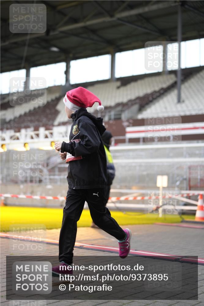 07.12.2025 - St. Pauli X-Mass-Run No. 15 Patografie http://msf.ph/oto/9373895 07.12.2025 12:07:21 Ziel 1958, 1959, 3262, 3708, 3709, 3710, 3711, 3726, 3728, 3818, 3819, 4238, 4755 meine-sportfotos.de