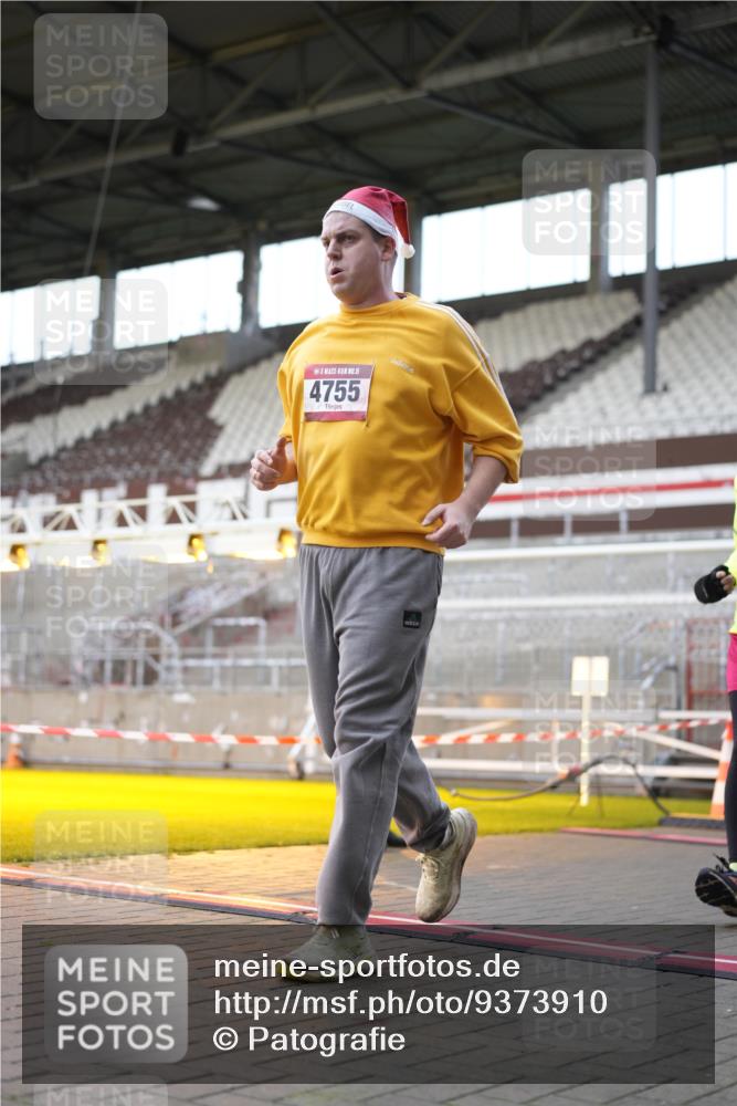 07.12.2025 - St. Pauli X-Mass-Run No. 15 Patografie http://msf.ph/oto/9373910 07.12.2025 12:07:27 Ziel 1959, 3348, 3666, 3708, 3709, 3710, 3711, 3726, 3728, 3818, 3819, 4724, 4755 meine-sportfotos.de