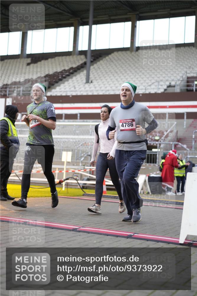 07.12.2025 - St. Pauli X-Mass-Run No. 15 Patografie http://msf.ph/oto/9373922 07.12.2025 12:07:34 Ziel 1959, 3348, 3666, 3667, 3691, 3708, 3709, 3710, 3711, 3726, 3728, 3739, 4210, 4332, 4724, 4730, 4755, 4786, 4791, 4792 meine-sportfotos.de