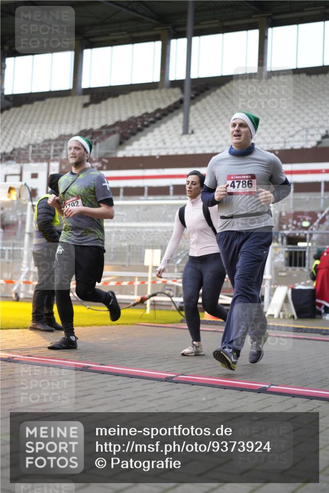 07.12.2025 - St. Pauli X-Mass-Run No. 15 Patografie http://msf.ph/oto/9373924 07.12.2025 12:07:34 Ziel 1959, 3348, 3666, 3667, 3691, 3708, 3709, 3710, 3711, 3726, 3728, 3739, 4210, 4332, 4724, 4730, 4755, 4786, 4791, 4792 meine-sportfotos.de