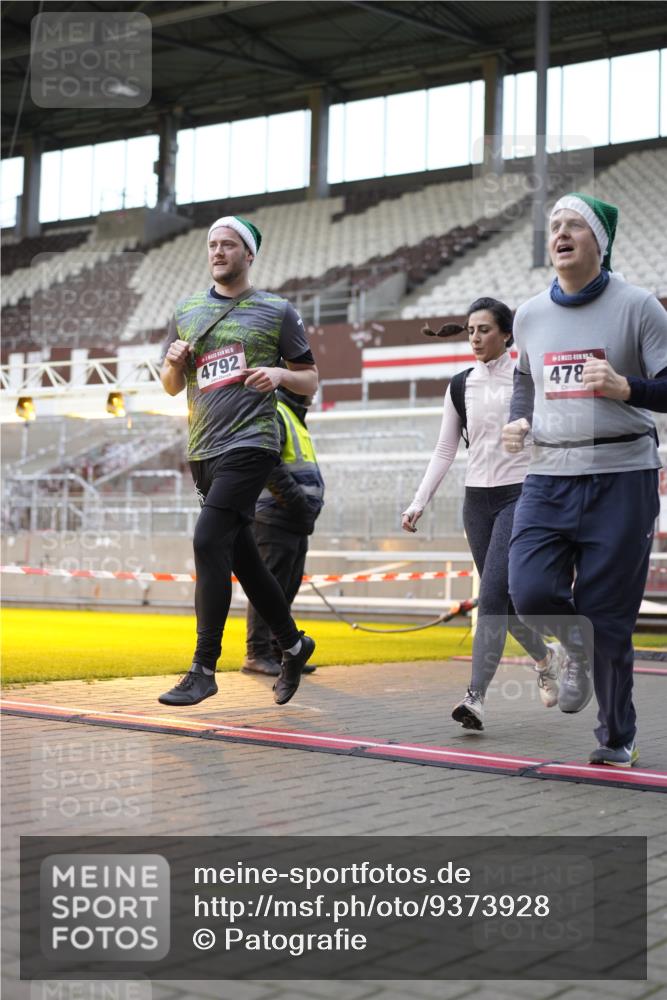 07.12.2025 - St. Pauli X-Mass-Run No. 15 Patografie http://msf.ph/oto/9373928 07.12.2025 12:07:34 Ziel 1959, 3348, 3666, 3667, 3691, 3708, 3709, 3710, 3711, 3726, 3728, 3739, 4210, 4332, 4724, 4730, 4755, 4786, 4791, 4792 meine-sportfotos.de