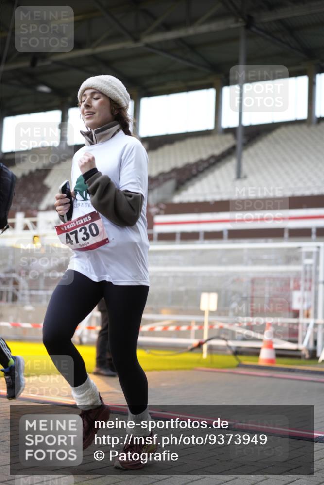 07.12.2025 - St. Pauli X-Mass-Run No. 15 Patografie http://msf.ph/oto/9373949 07.12.2025 12:07:41 Ziel 3348, 3460, 3666, 3667, 3691, 3739, 3816, 4210, 4332, 4724, 4730, 4755, 4786, 4791, 4792 meine-sportfotos.de