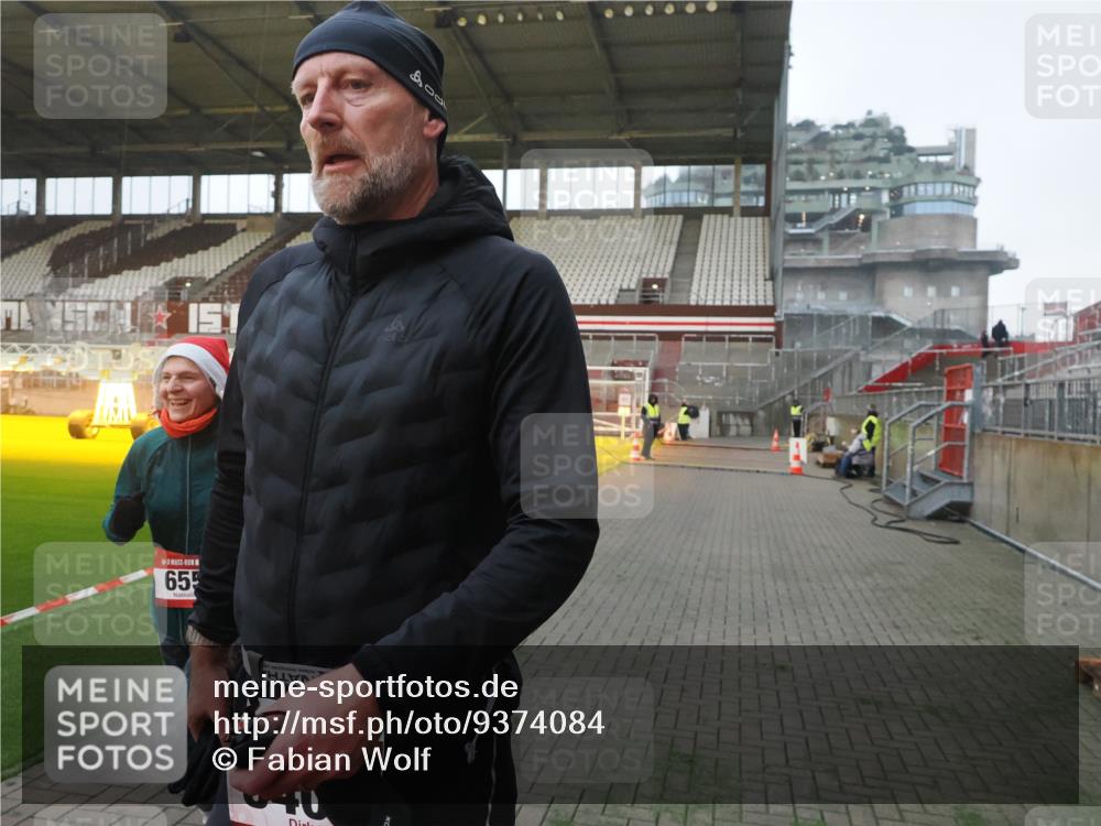 07.12.2025 - St. Pauli X-Mass-Run No. 15 Fabian Wolf http://msf.ph/oto/9374084 07.12.2025 09:58:50 Ziel 532, 655, 1003, 1115, 1528, 1542, 1782, 1785, 2392, 3308 meine-sportfotos.de