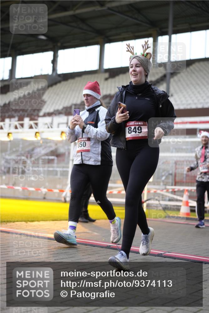 07.12.2025 - St. Pauli X-Mass-Run No. 15 Patografie http://msf.ph/oto/9374113 07.12.2025 12:07:48 Ziel 587, 849, 850, 1899, 2953, 2954, 3460, 3667, 3668, 3691, 3739, 3816, 3898, 3899, 4035, 4210, 4332, 4393, 4395, 4730, 4786, 4791, 4792 meine-sportfotos.de