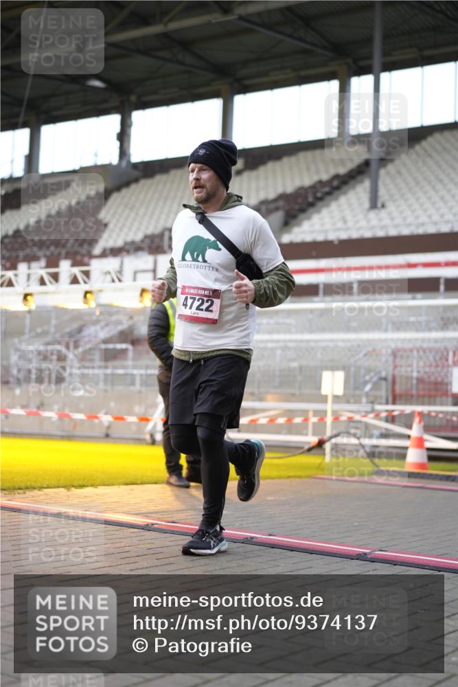 07.12.2025 - St. Pauli X-Mass-Run No. 15 Patografie http://msf.ph/oto/9374137 07.12.2025 12:07:55 Ziel 587, 849, 850, 1224, 1899, 2953, 2954, 3460, 3668, 3816, 3898, 3899, 4035, 4393, 4395, 4722 meine-sportfotos.de