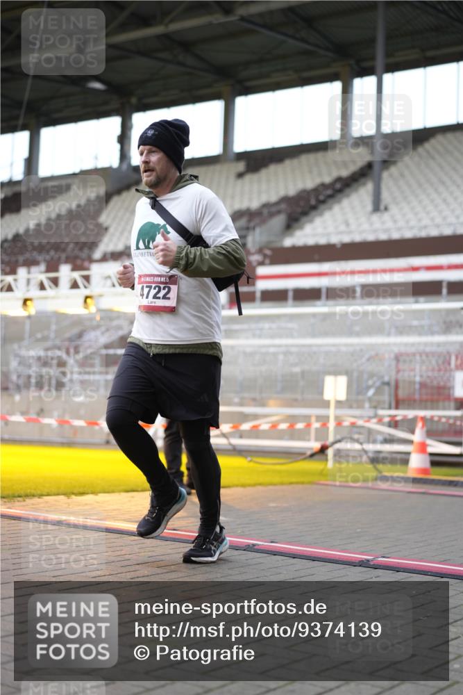 07.12.2025 - St. Pauli X-Mass-Run No. 15 Patografie http://msf.ph/oto/9374139 07.12.2025 12:07:55 Ziel 587, 849, 850, 1224, 1899, 2953, 2954, 3460, 3668, 3816, 3898, 3899, 4035, 4393, 4395, 4722 meine-sportfotos.de