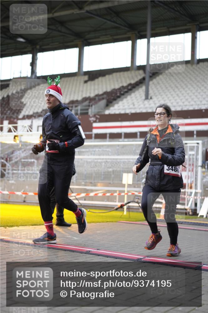 07.12.2025 - St. Pauli X-Mass-Run No. 15 Patografie http://msf.ph/oto/9374195 07.12.2025 12:08:25 Ziel 325, 334, 1493, 1514, 1940, 1943, 3141, 3397, 3609, 3861, 3867, 4212, 4213, 4214, 4215, 4269, 4271, 4272, 4292, 4711, 4712, 4717 meine-sportfotos.de