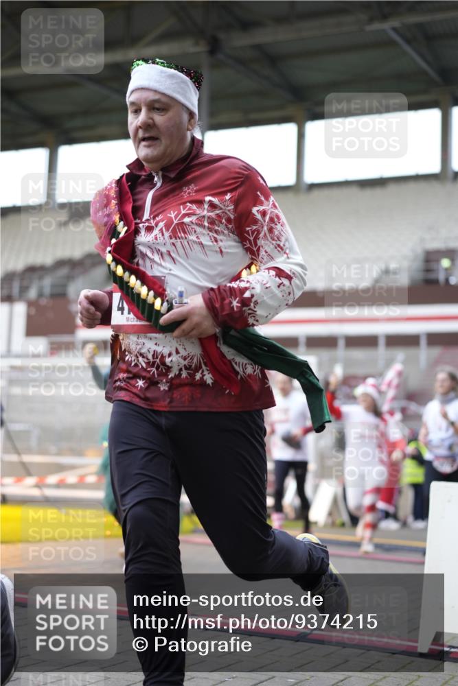 07.12.2025 - St. Pauli X-Mass-Run No. 15 Patografie http://msf.ph/oto/9374215 07.12.2025 12:08:36 Ziel 1214, 1219, 1253, 1269, 1270, 2679, 2873, 2889, 2892, 3141, 3595, 3876, 4084, 4086, 4137, 4138, 4182, 4183, 4252, 4294, 4295, 4297, 4422, 4429, 4711, 4712, 4717 meine-sportfotos.de