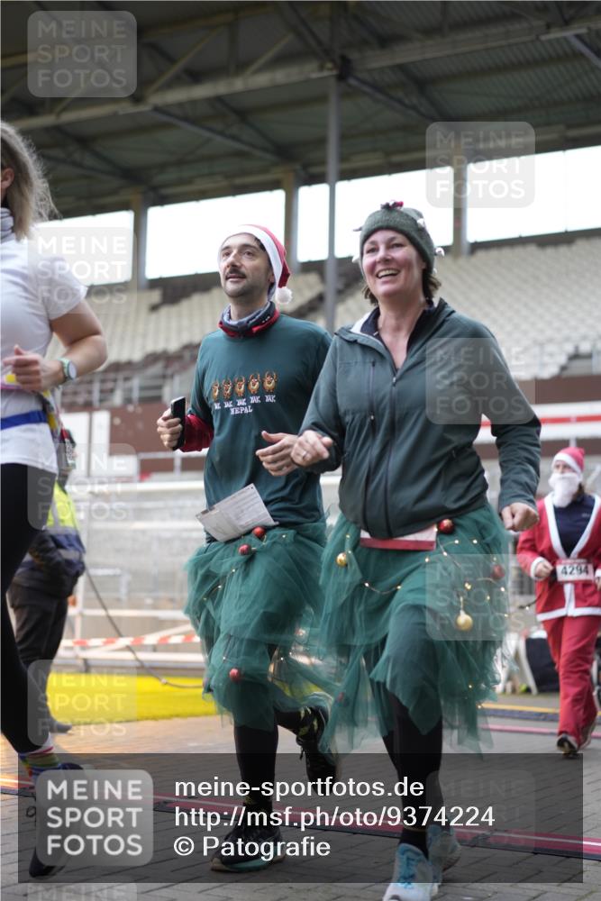 07.12.2025 - St. Pauli X-Mass-Run No. 15 Patografie http://msf.ph/oto/9374224 07.12.2025 12:08:39 Ziel 586, 1214, 1219, 1253, 1269, 1270, 1901, 2679, 2873, 2889, 2892, 3141, 3230, 3233, 3595, 3876, 4084, 4086, 4137, 4138, 4182, 4183, 4252, 4294, 4295, 4297, 4422, 4429, 4720 meine-sportfotos.de