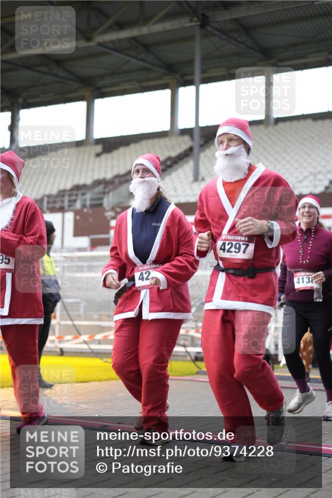 07.12.2025 - St. Pauli X-Mass-Run No. 15 Patografie http://msf.ph/oto/9374228 07.12.2025 12:08:41 Ziel 586, 1214, 1219, 1253, 1269, 1270, 1901, 2679, 2873, 2889, 2892, 3230, 3233, 3595, 3876, 4084, 4086, 4137, 4138, 4182, 4183, 4252, 4294, 4295, 4297, 4422, 4429, 4720 meine-sportfotos.de