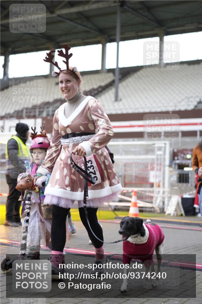 07.12.2025 - St. Pauli X-Mass-Run No. 15 Patografie http://msf.ph/oto/9374240 07.12.2025 12:08:44 Ziel 586, 1214, 1219, 1253, 1269, 1270, 1685, 1901, 2414, 2679, 2873, 2889, 2892, 3230, 3233, 3595, 3876, 4084, 4086, 4137, 4138, 4182, 4183, 4252, 4294, 4295, 4297, 4422, 4429, 4720 meine-sportfotos.de