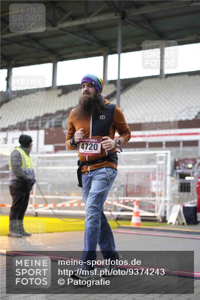 07.12.2025 - St. Pauli X-Mass-Run No. 15 Patografie http://msf.ph/oto/9374243 07.12.2025 12:08:45 Ziel 586, 1214, 1219, 1253, 1269, 1270, 1685, 1901, 2414, 2679, 2873, 2889, 2892, 3230, 3233, 3595, 3876, 4084, 4086, 4137, 4138, 4182, 4183, 4252, 4294, 4295, 4297, 4422, 4429, 4720 meine-sportfotos.de