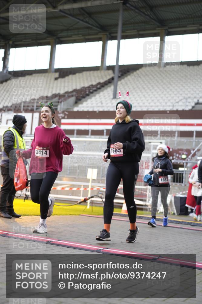 07.12.2025 - St. Pauli X-Mass-Run No. 15 Patografie http://msf.ph/oto/9374247 07.12.2025 12:08:50 Ziel 586, 643, 1219, 1269, 1270, 1405, 1652, 1653, 1685, 1901, 2414, 2679, 2731, 3230, 3233, 3595, 3876, 4084, 4086, 4137, 4138, 4182, 4183, 4294, 4295, 4297, 4429, 4720 meine-sportfotos.de