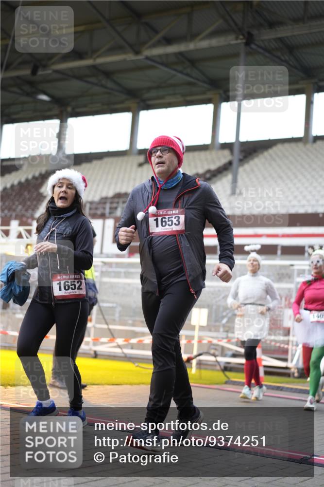 07.12.2025 - St. Pauli X-Mass-Run No. 15 Patografie http://msf.ph/oto/9374251 07.12.2025 12:08:52 Ziel 586, 643, 775, 807, 1269, 1270, 1405, 1652, 1653, 1685, 1901, 2414, 2731, 3230, 3233, 3876, 4086, 4137, 4138, 4294, 4295, 4297, 4429, 4720 meine-sportfotos.de