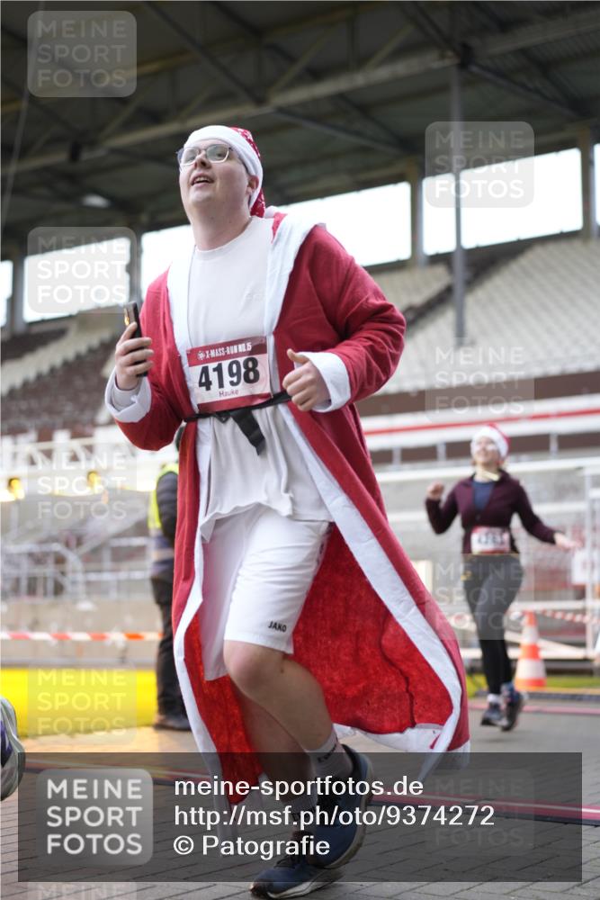 07.12.2025 - St. Pauli X-Mass-Run No. 15 Patografie http://msf.ph/oto/9374272 07.12.2025 12:09:07 Ziel 138, 643, 775, 807, 1405, 1725, 2009, 2731, 3538, 3947, 3955, 3966, 4196, 4197, 4198, 4267, 4282, 4283 meine-sportfotos.de