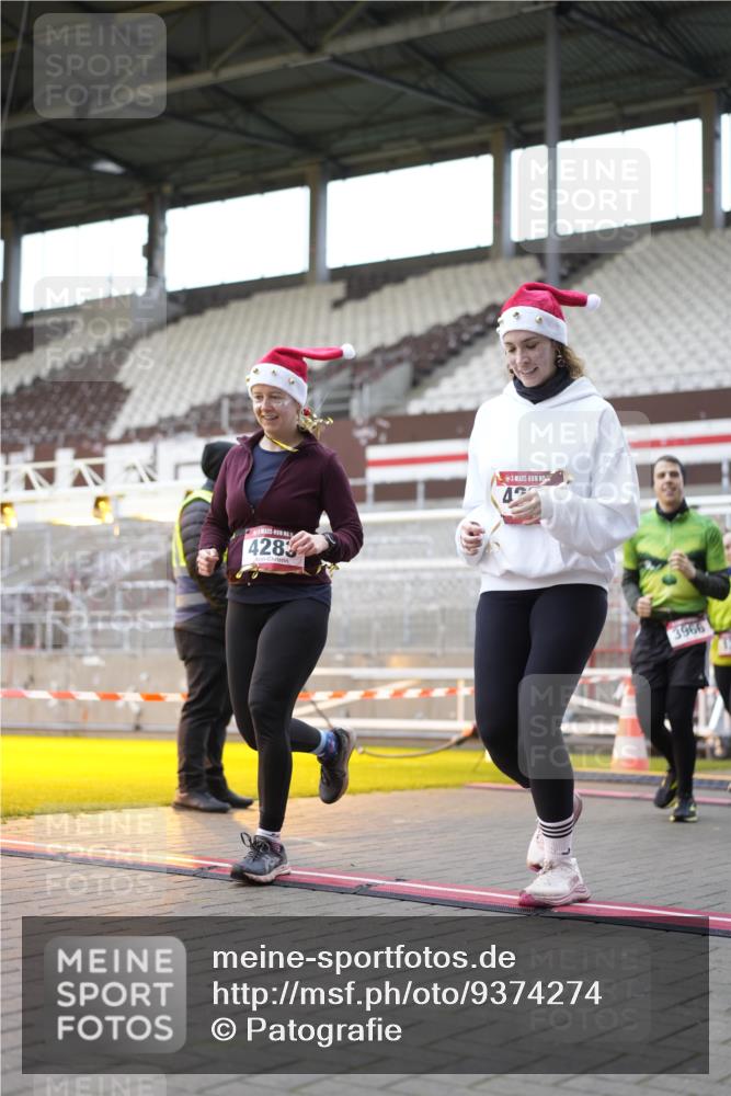 07.12.2025 - St. Pauli X-Mass-Run No. 15 Patografie http://msf.ph/oto/9374274 07.12.2025 12:09:08 Ziel 138, 643, 775, 807, 1405, 1725, 1727, 2009, 2731, 3538, 3947, 3955, 3966, 4196, 4197, 4198, 4267, 4282, 4283 meine-sportfotos.de